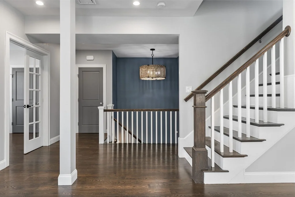 4 bed, 3 bath apartment for rent at 83 Centre St Unit 2, Dorchester — photo 5 of 27