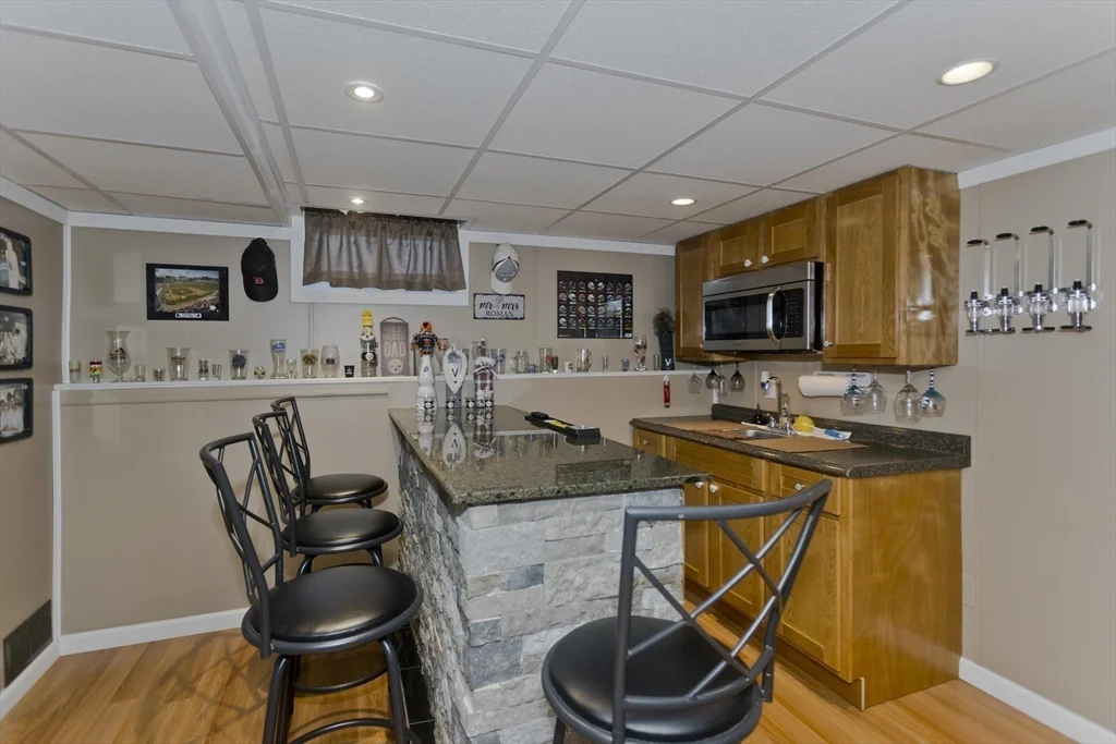 3 bed, 1 bath apartment for rent at 83 Chalmers St, Springfield — photo 13 of 21