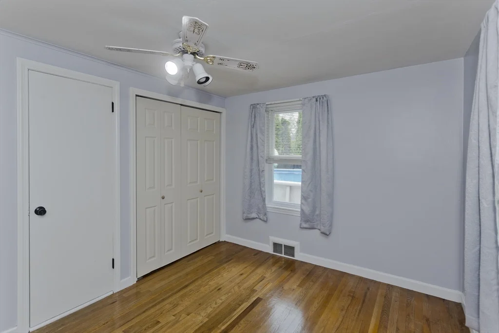 3 bed, 1 bath apartment for rent at 83 Chalmers St, Springfield — photo 17 of 21