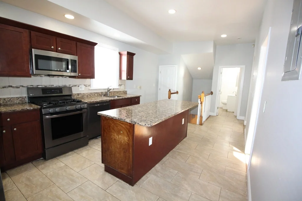 2 bed, 2 bath apartment for rent at 83 Devon St Unit 1, Dorchester — photo 5 of 21