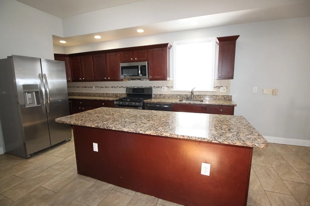 2 bed, 2 bath apartment for rent at 83 Devon St Unit 1, Dorchester — photo 4 of 21