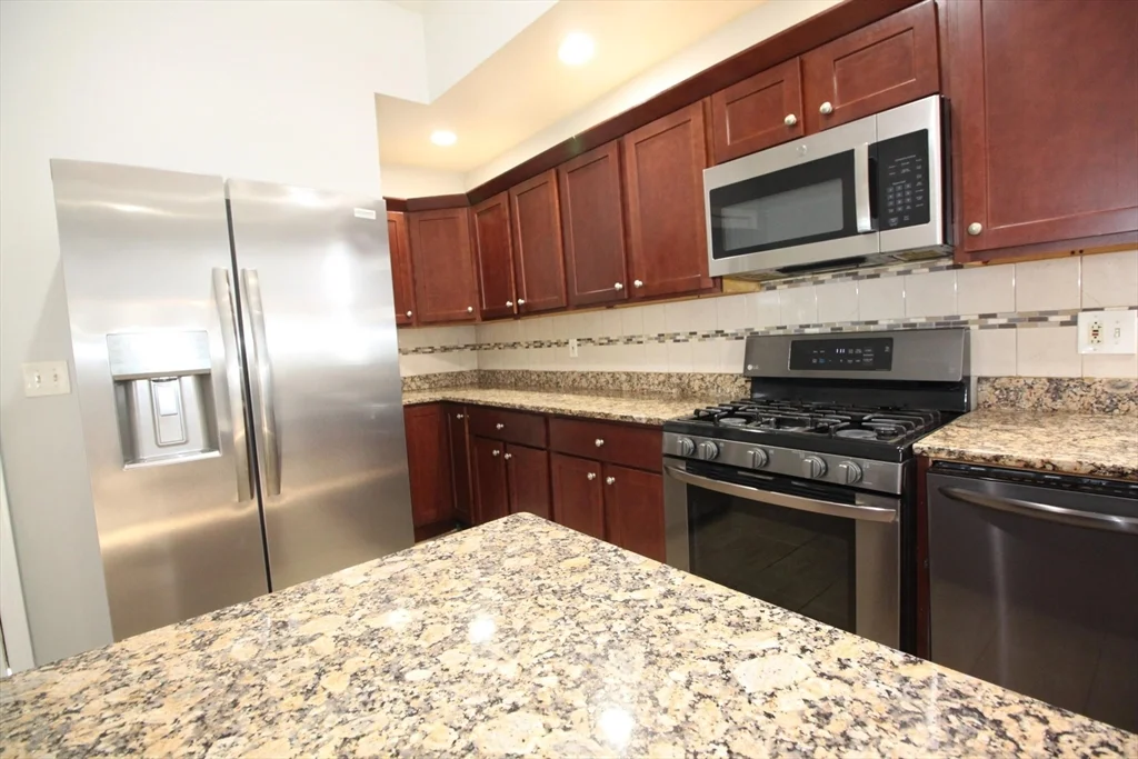 2 bed, 2 bath apartment for rent at 83 Devon St Unit 1, Dorchester — photo 3 of 21