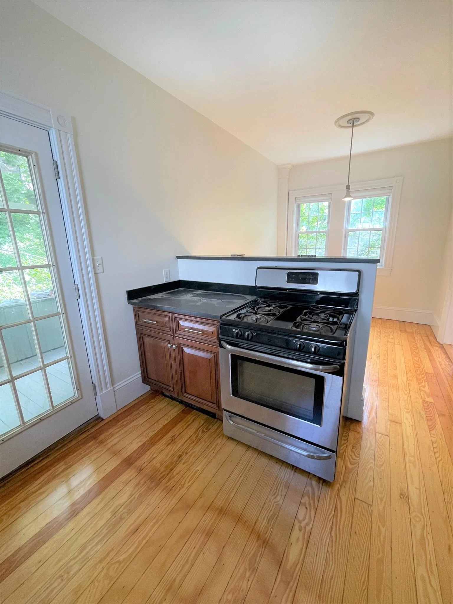 1 bed, 1 bath apartment for rent at 83 Dexter St Unit 1, Malden — photo 5 of 15