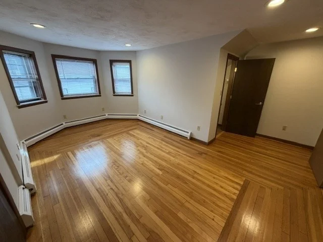 3 bed, 1 bath apartment for rent at 83 Elm St Unit 4, Union Hill — photo 3 of 13