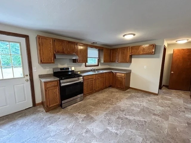 3 bed, 1 bath apartment for rent at 83 Emmet Unit 83, Brockton — photo 8 of 25