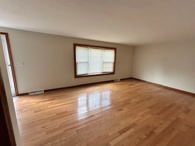 3 bed, 1 bath apartment for rent at 83 Emmet Unit 83, Brockton — photo 3 of 25