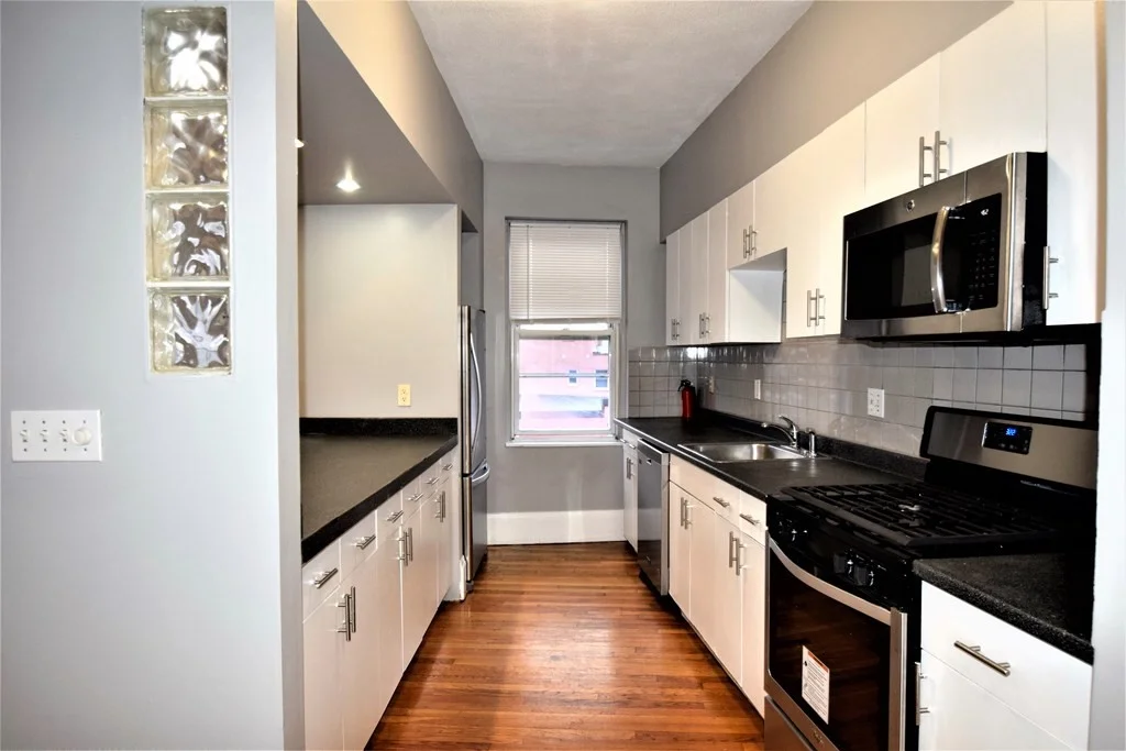 4 bed, 2 bath apartment for rent at 83 Glenville Ave Unit 2, Allston — photo 3 of 12