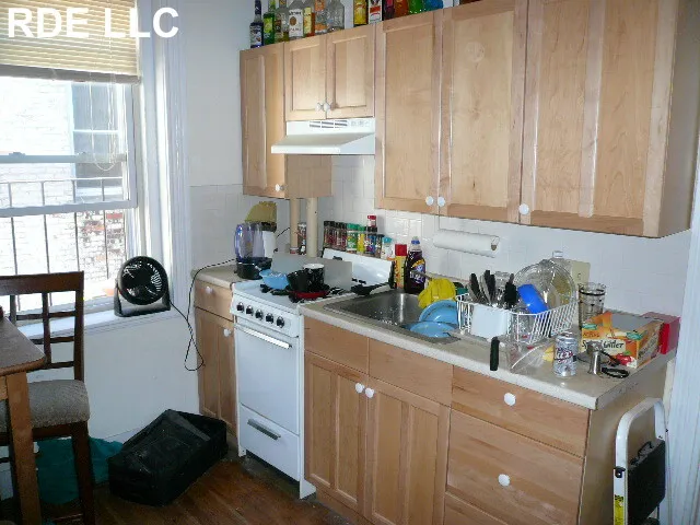 Studio bed, 1 bath apartment for rent at 83 Gordon St Unit 7, Brighton