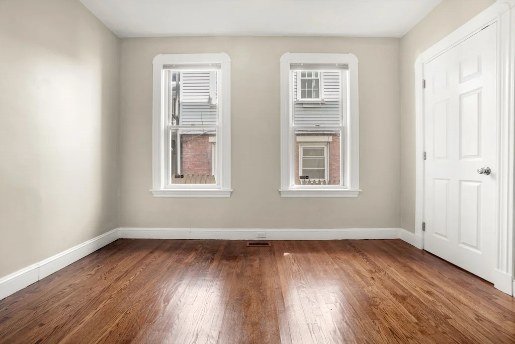3 bed, 1 bath apartment for rent at 83 Green Unit 1, Dorchester — photo 12 of 21