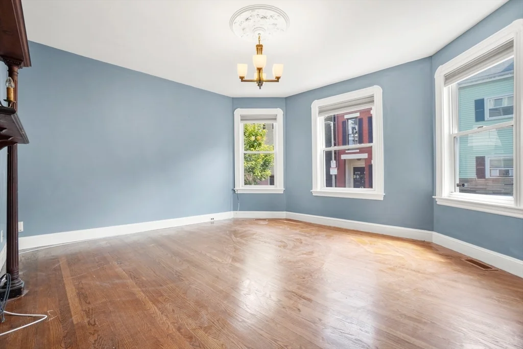 3 bed, 1 bath apartment for rent at 83 Green Unit 1, Dorchester — photo 7 of 21