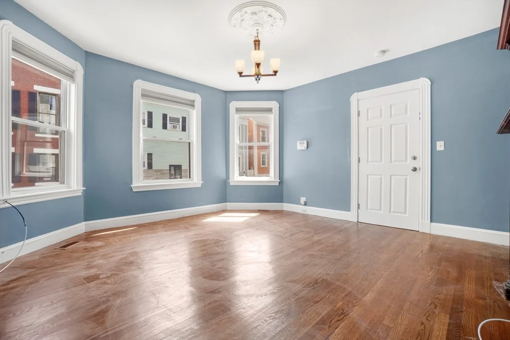 3 bed, 1 bath apartment for rent at 83 Green Unit 1, Dorchester — photo 9 of 21