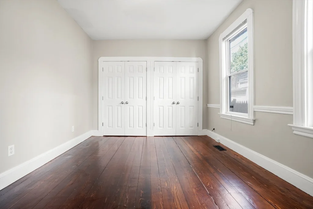 3 bed, 1 bath apartment for rent at 83 Green Unit 1, Dorchester — photo 17 of 21
