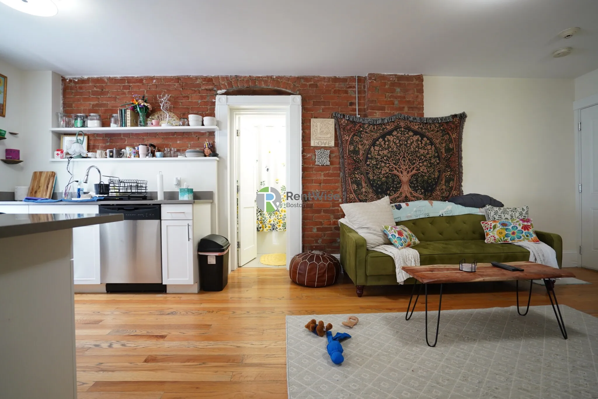 2 bed, 1 bath apartment for rent at 83 Harvard St Unit 20, Central Village — photo 4 of 16