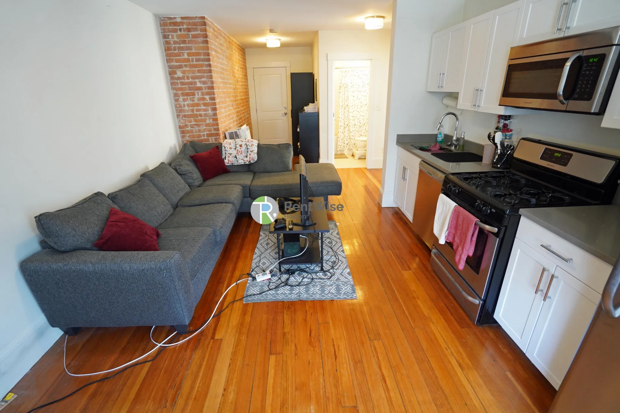 2 bed, 1 bath apartment for rent at 83 Harvard St Unit 29, Central Village — photo 3 of 13