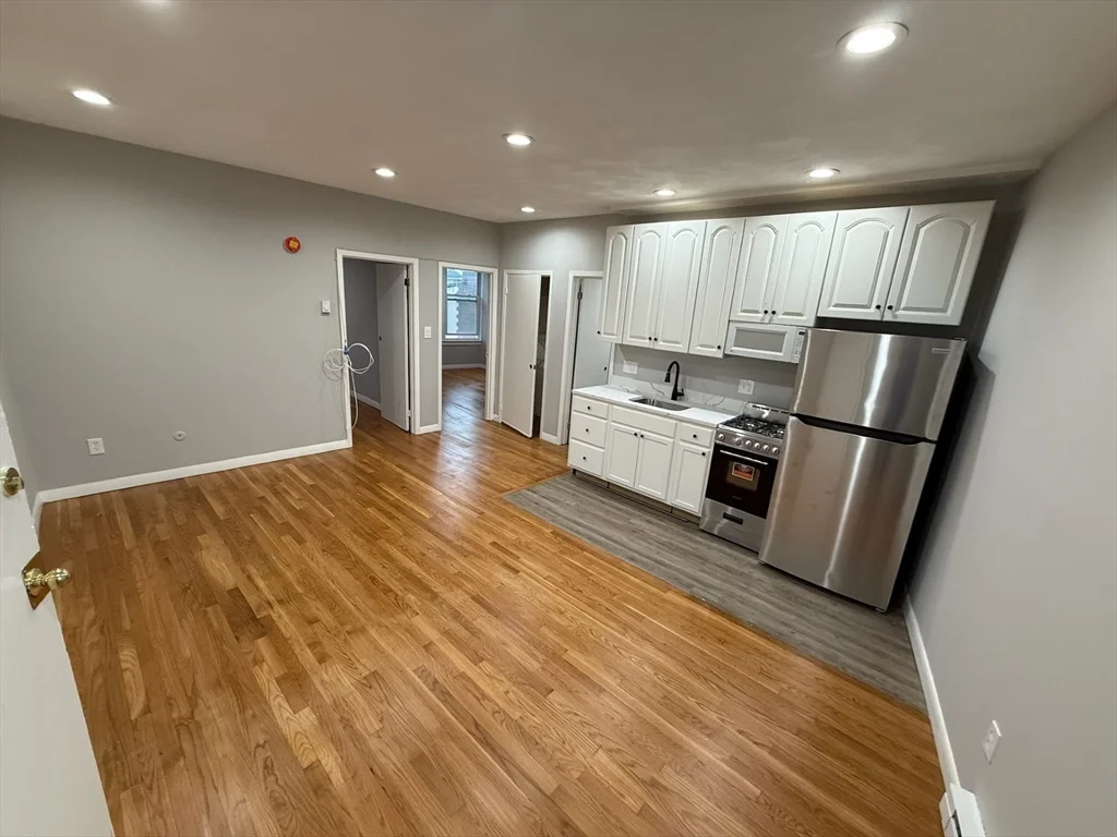 2 bed, 1 bath apartment for rent at 83 Haven St Unit 3C, Reading — photo 1 of 8