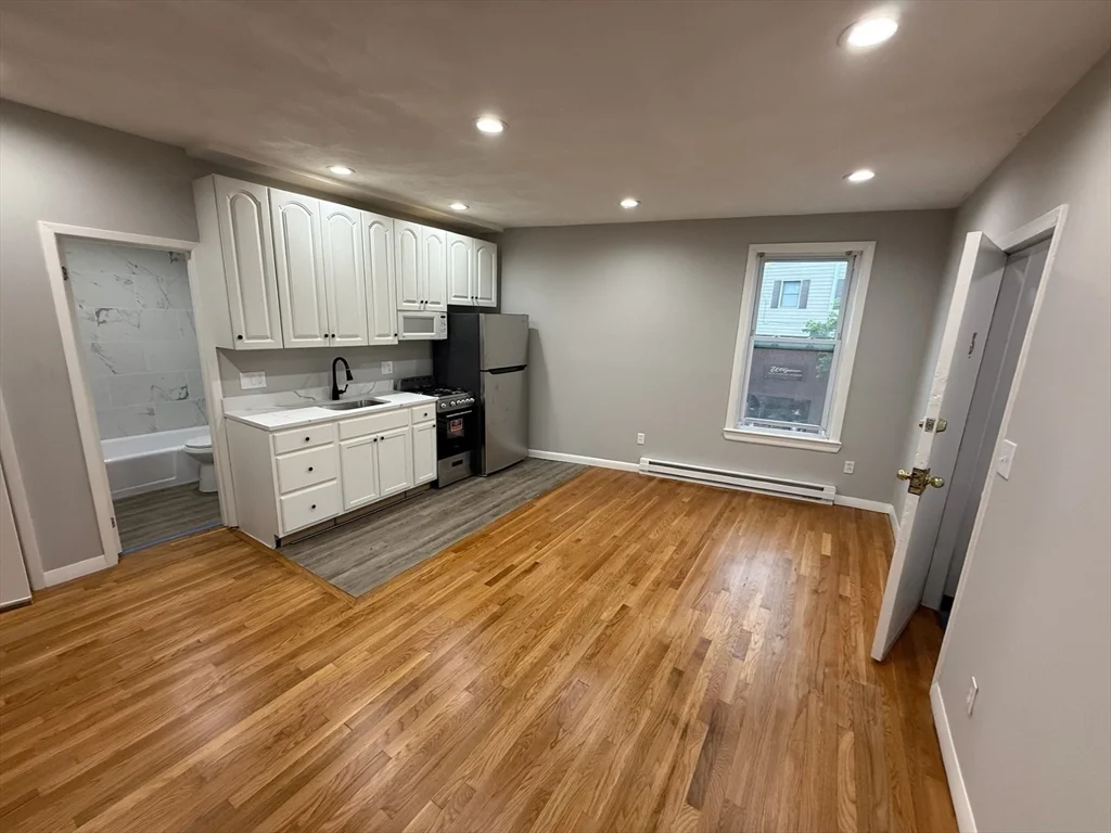 2 bed, 1 bath apartment for rent at 83 Haven St Unit 3C, Reading — photo 2 of 8