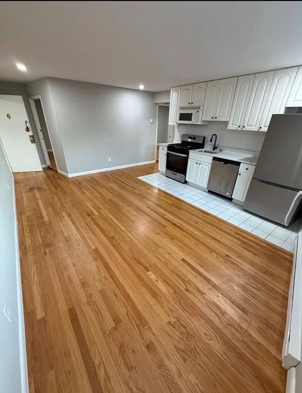 2 bed, 1 bath apartment for rent at 83 Haven St Unit 6F, Reading — photo 2 of 6