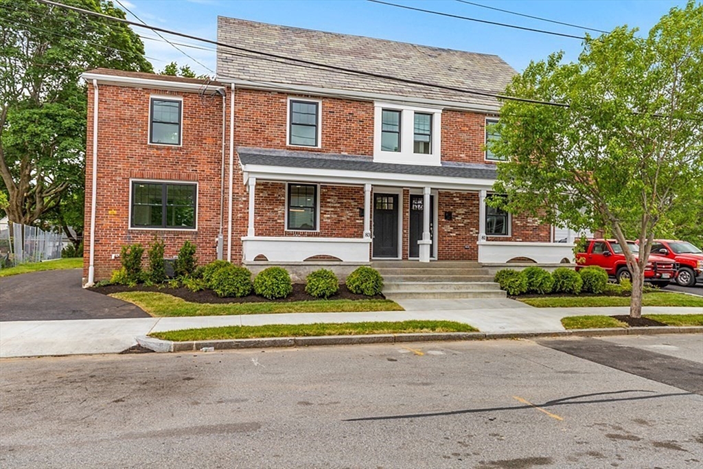 3 bed, 2 bath apartment for rent at 83 Hawthorn St Unit 83, Nonantum — photo 1 of 26