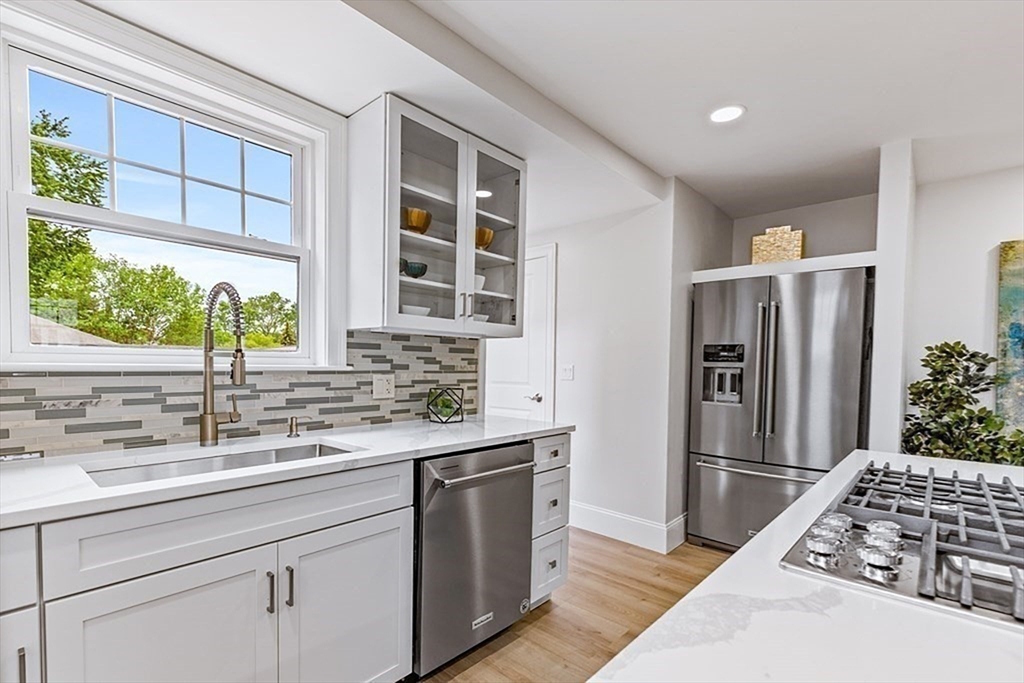 3 bed, 2 bath apartment for rent at 83 Hawthorn St Unit 83, Nonantum — photo 5 of 26