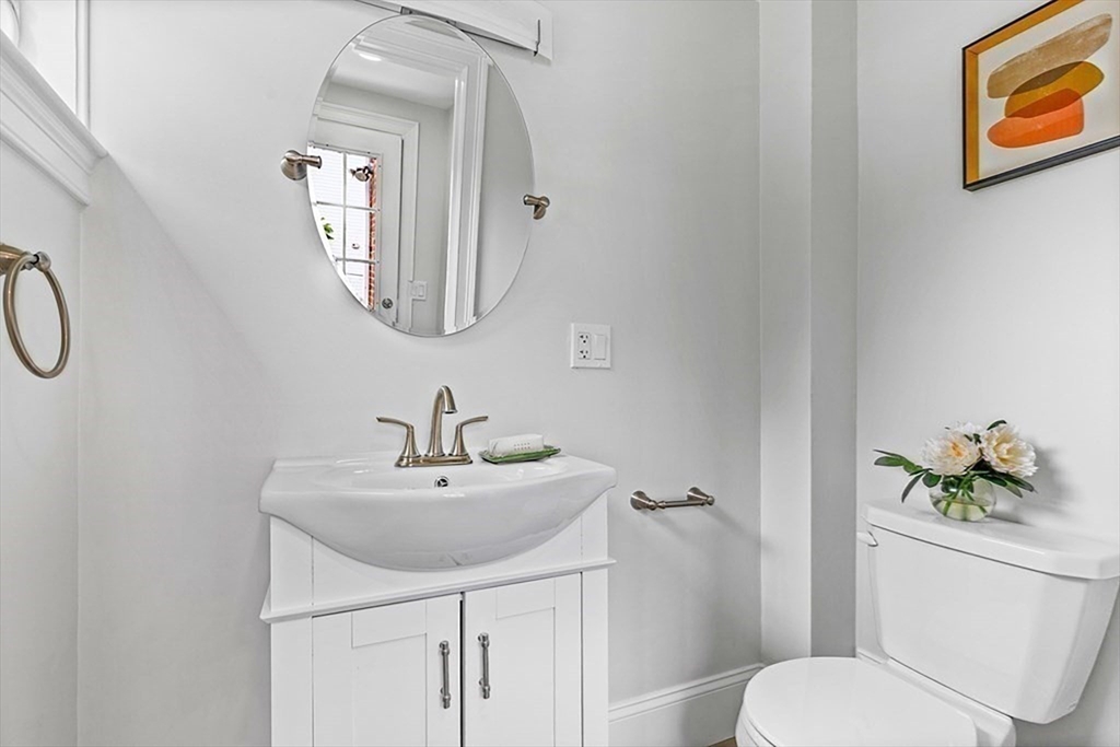 3 bed, 2 bath apartment for rent at 83 Hawthorn St Unit 83, Nonantum — photo 7 of 26
