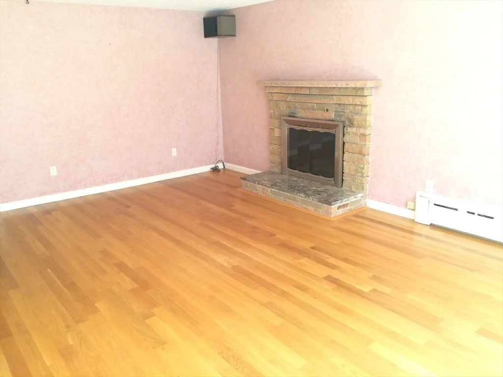 3 bed, 2 bath apartment for rent at 83 Helena St, Leominster — photo 8 of 16