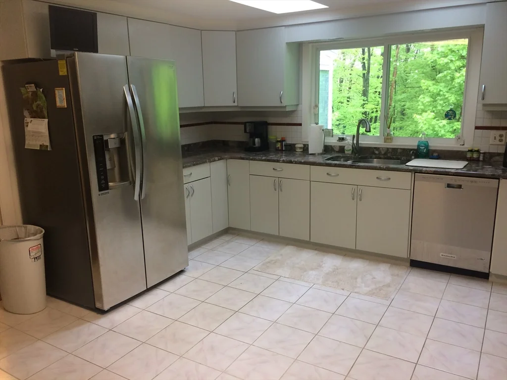 3 bed, 2 bath apartment for rent at 83 Helena St, Leominster — photo 5 of 16