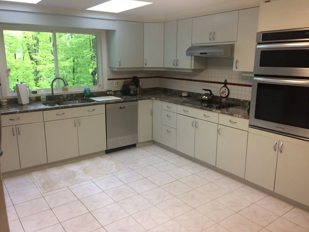 3 bed, 2 bath apartment for rent at 83 Helena St, Leominster — photo 6 of 16