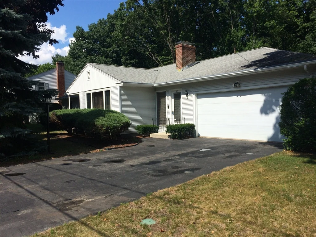 3 bed, 2 bath apartment for rent at 83 Helena St, Leominster — photo 4 of 16