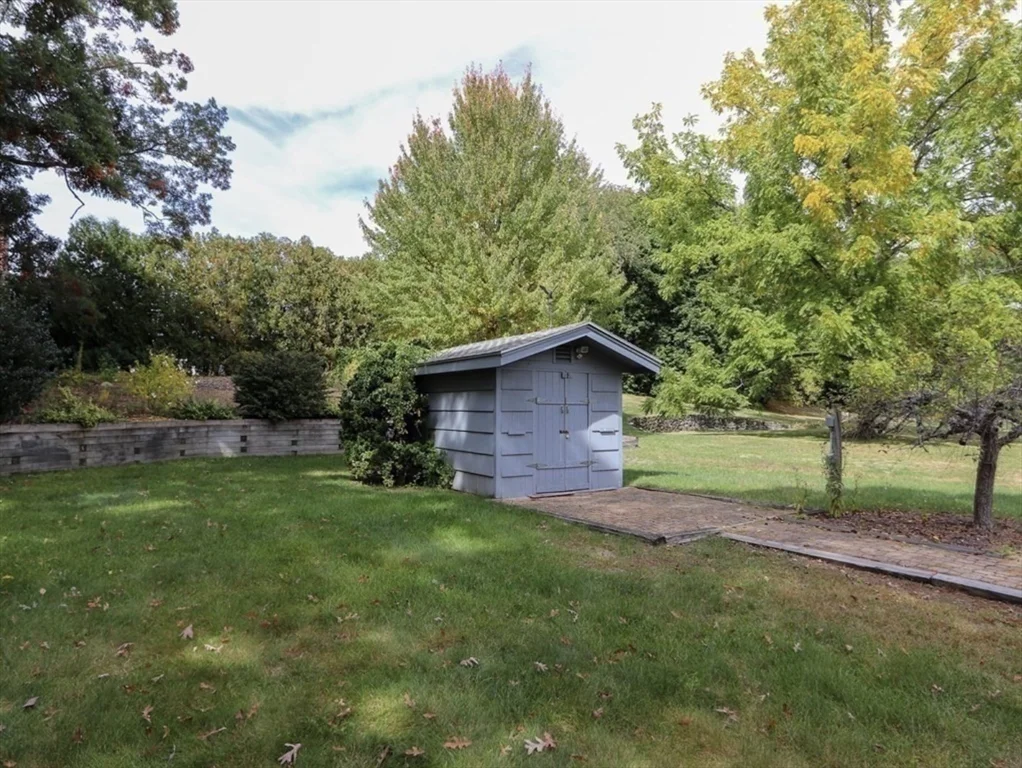 3 bed, 2 bath apartment for rent at 83 Joseph Rd, Saxonville — photo 17 of 21