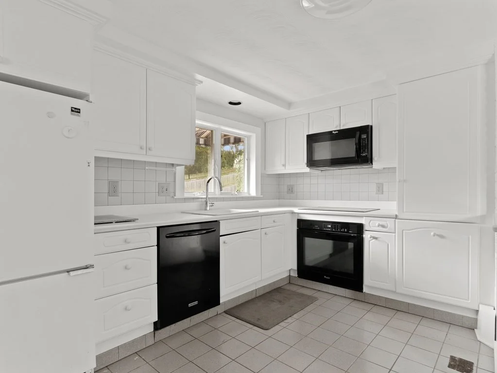 3 bed, 2 bath apartment for rent at 83 Joseph Unit 0, Framingham — photo 3 of 21