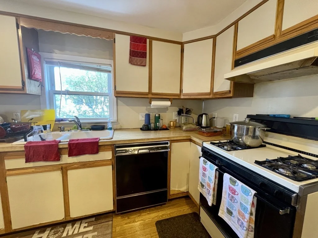 4 bed, 2 bath apartment for rent at 83 Lexington St Unit SF, Newton — photo 8 of 30