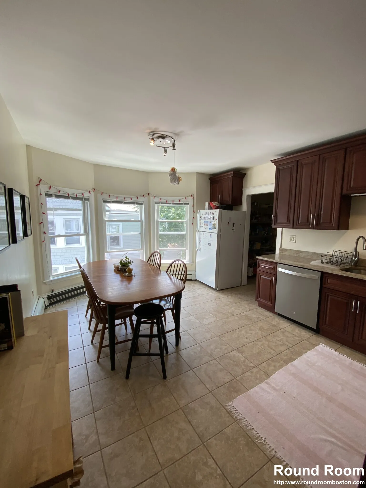 4 bed, 2 bath apartment for rent at 83 Linden St Unit 2, Brighton — photo 2 of 14