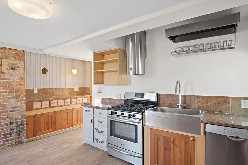 1 bed, 1 bath apartment for rent at 83 Marvin Rd Unit 3, Melrose — photo 7 of 22