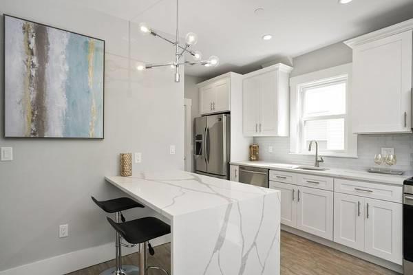 2 bed, 2 bath apartment for rent at 83 Merriam St Unit 2, Ward Two — photo 3 of 10