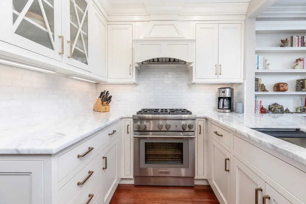 3 bed, 2 bath apartment for rent at 83 Montgomery St Unit 3, South End — photo 5 of 17