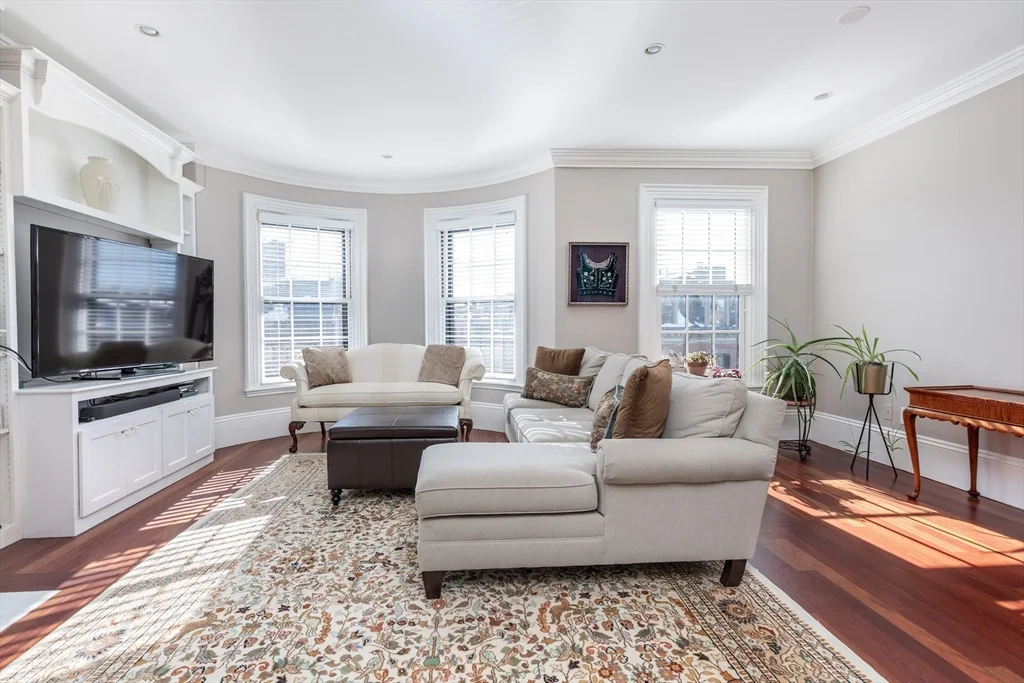 3 bed, 2 bath apartment for rent at 83 Montgomery St Unit 3, South End — photo 2 of 17