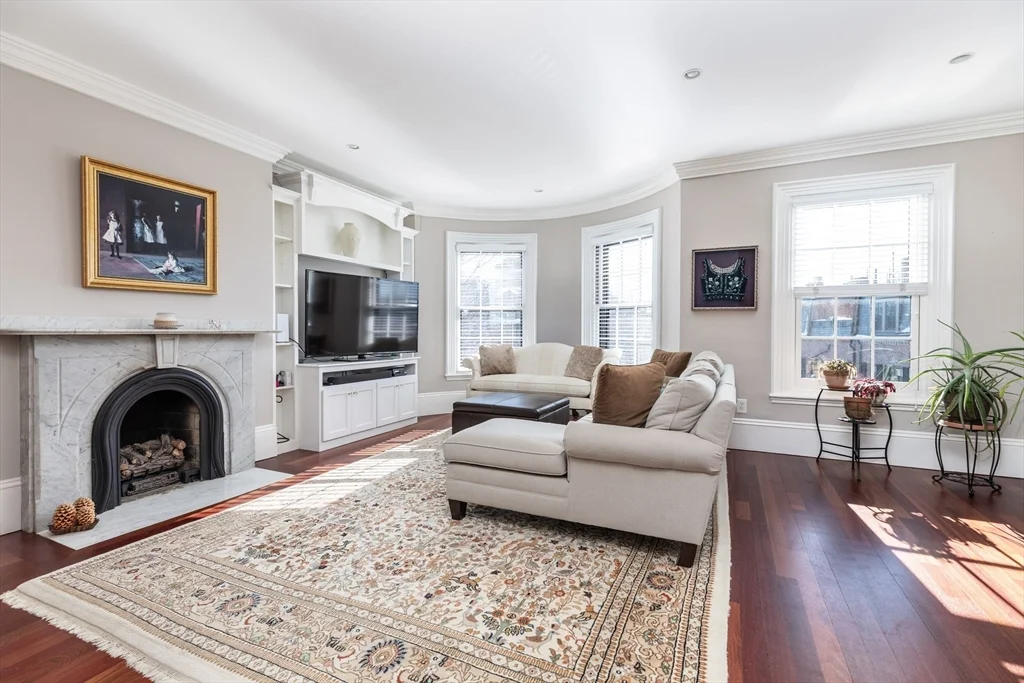 3 bed, 2 bath apartment for rent at 83 Montgomery St Unit 3, South End — photo 1 of 17