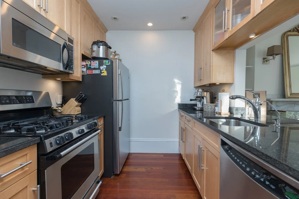 1 bed, 1 bath apartment for rent at 83 Montgomery Unit 2, South End — photo 3 of 11