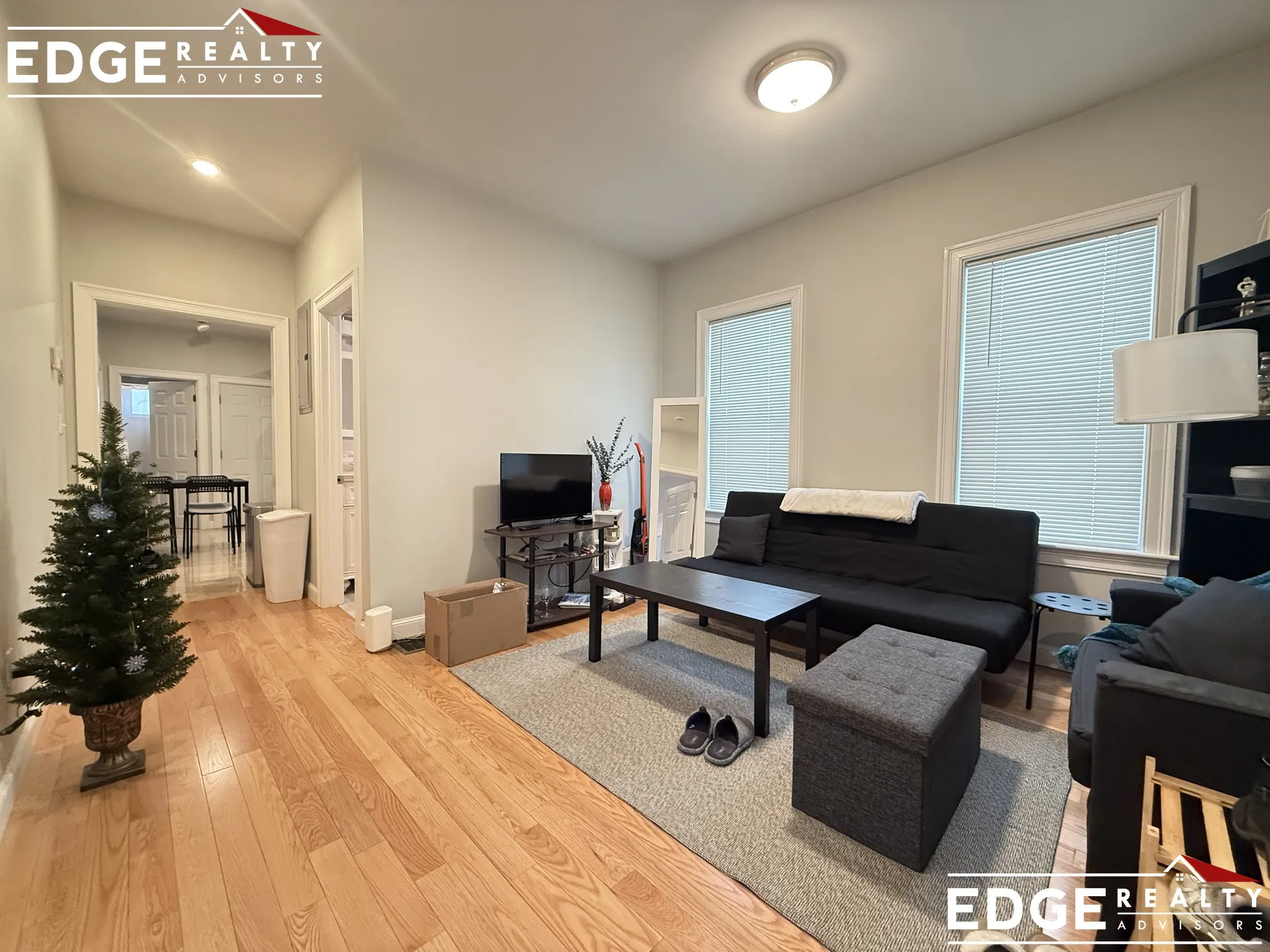 4 bed, 2 bath apartment for rent at 83 Newbury St Unit 1, Teele Square — photo 4 of 11