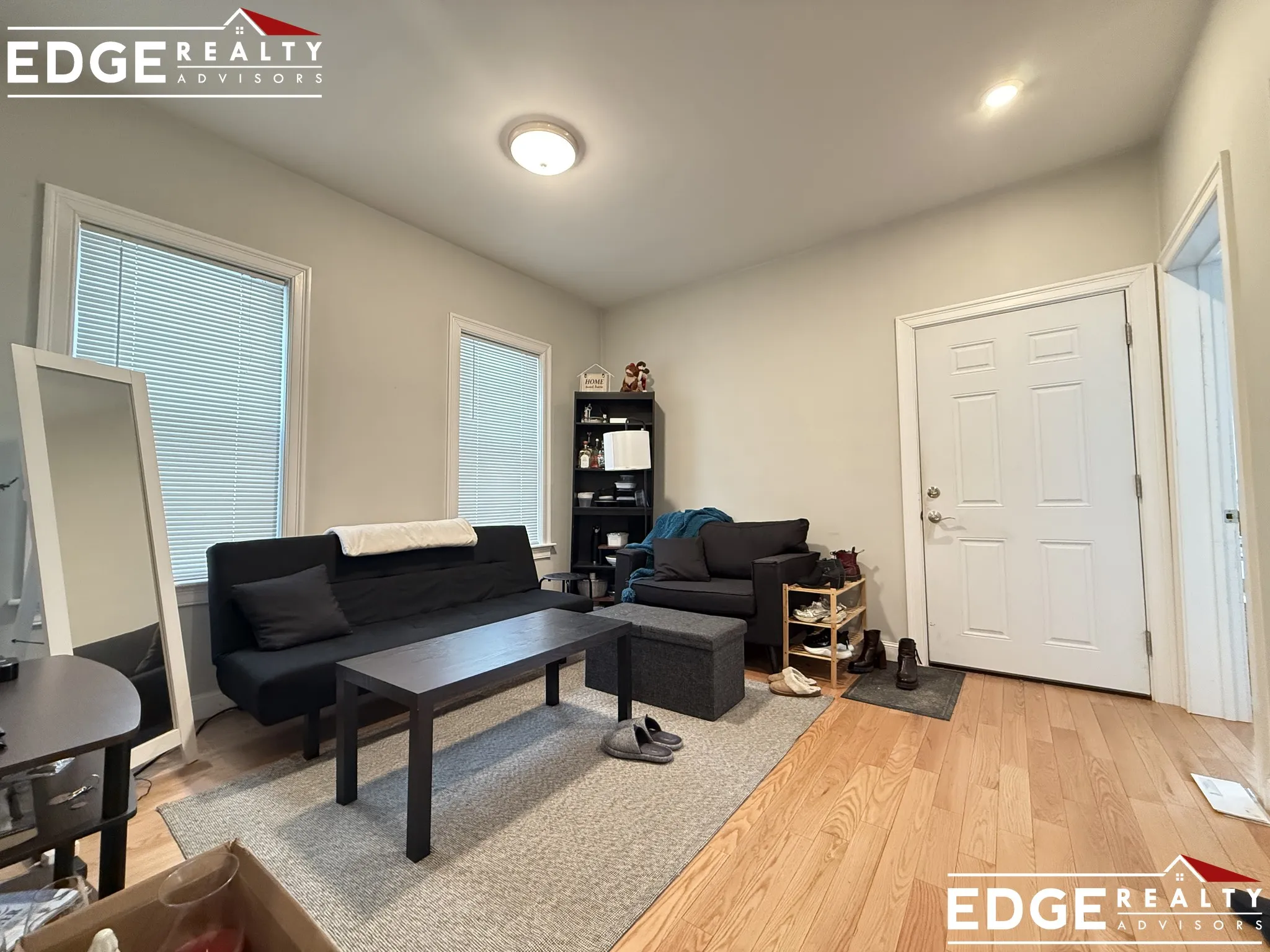 4 bed, 2 bath apartment for rent at 83 Newbury St Unit 1, Teele Square — photo 5 of 11