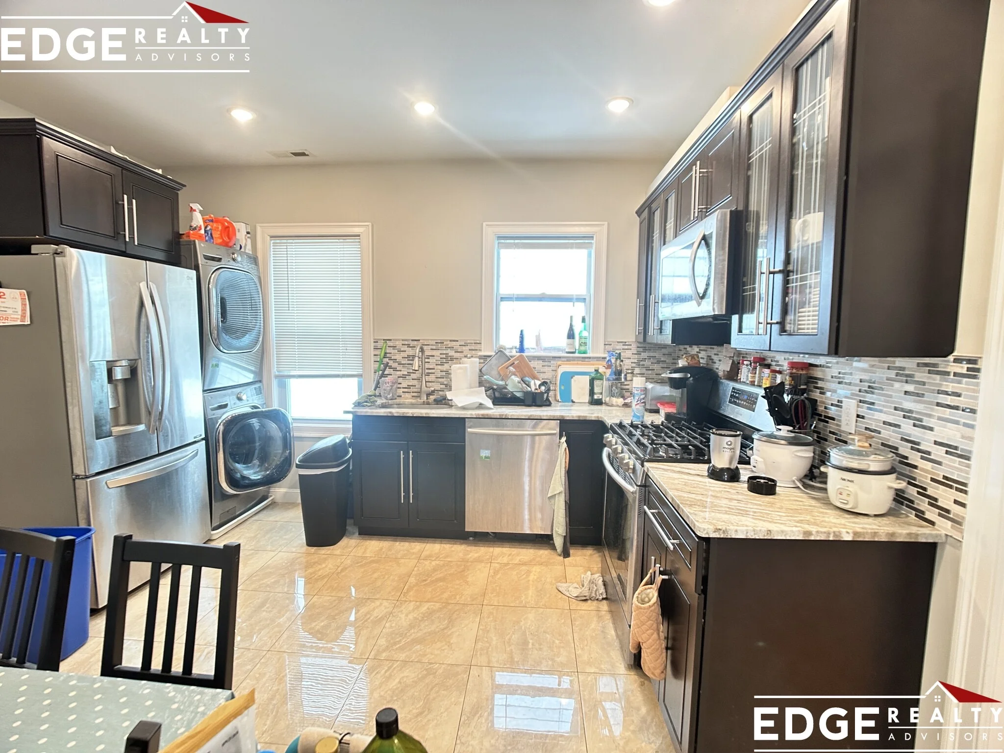 4 bed, 2 bath apartment for rent at 83 Newbury St Unit 2, Teele Square — photo 3 of 9