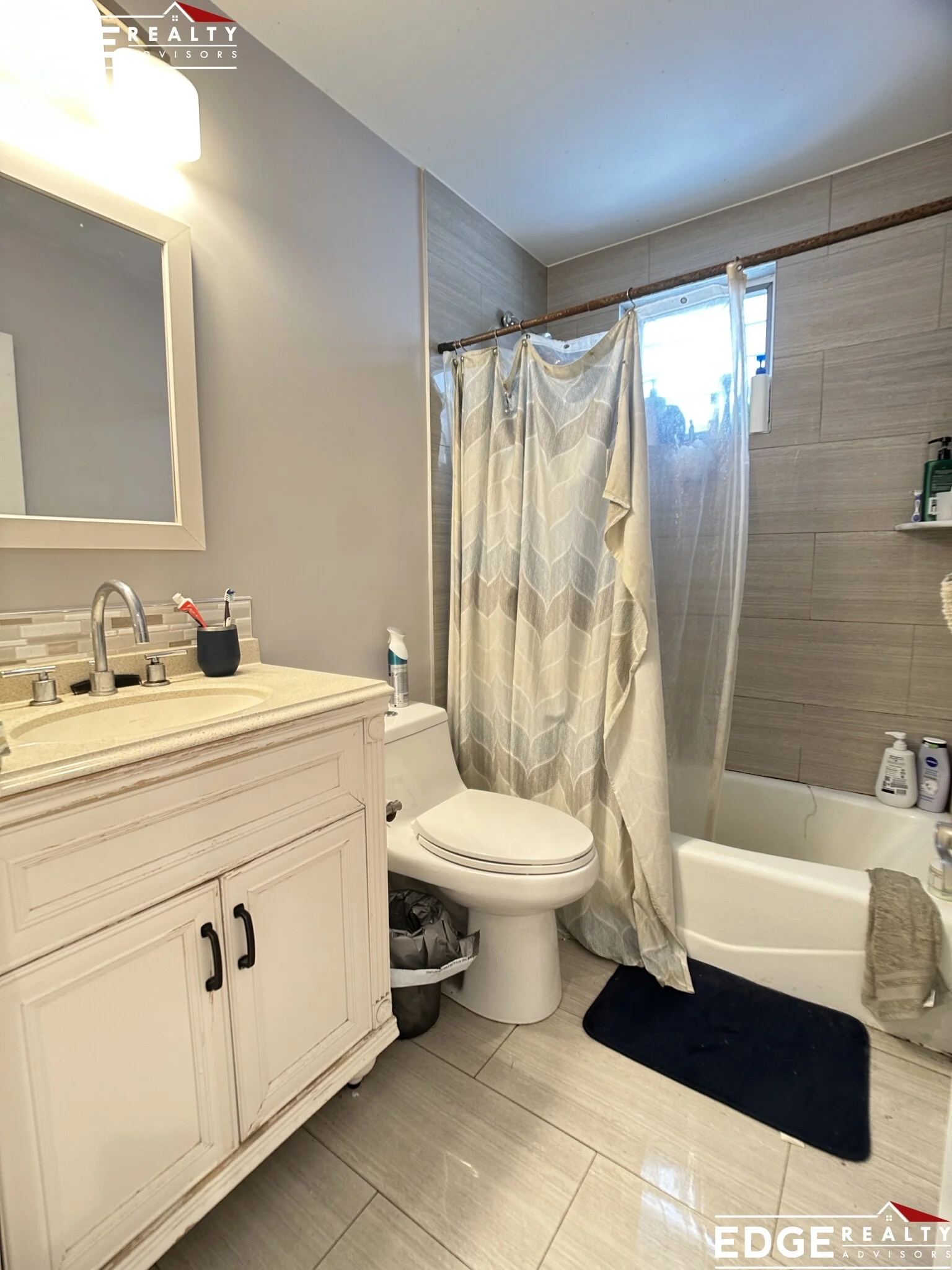 4 bed, 2 bath apartment for rent at 83 Newbury St Unit 2, Teele Square — photo 8 of 9