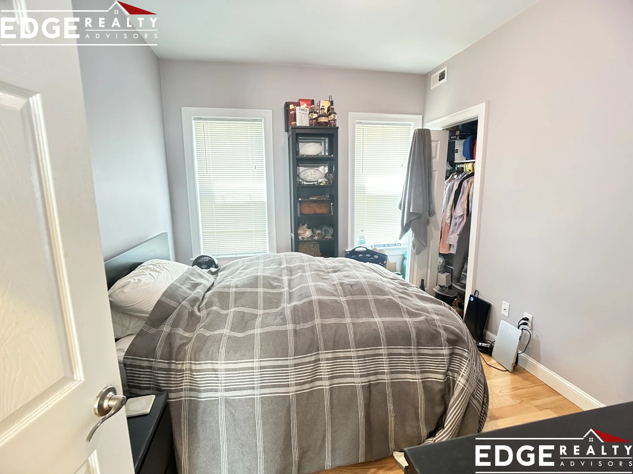 4 bed, 2 bath apartment for rent at 83 Newbury St Unit 2, Teele Square — photo 6 of 9