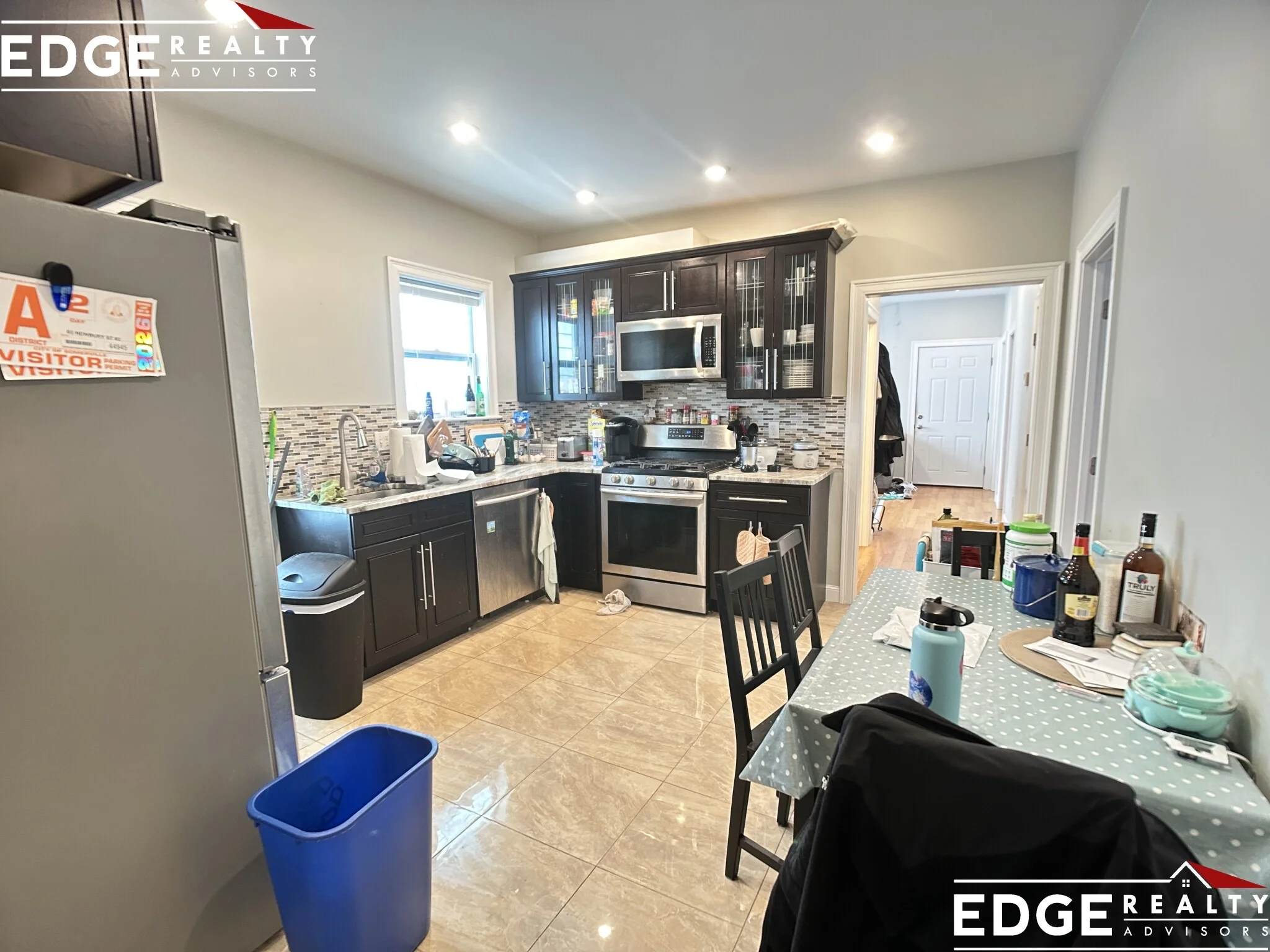 4 bed, 2 bath apartment for rent at 83 Newbury St Unit 2, Teele Square — photo 4 of 9
