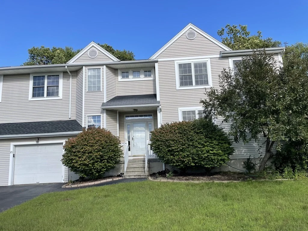 3 bed, 2 bath apartment for rent at 83 Odonnell Ave Unit 83, Shrewsbury — photo 2 of 36