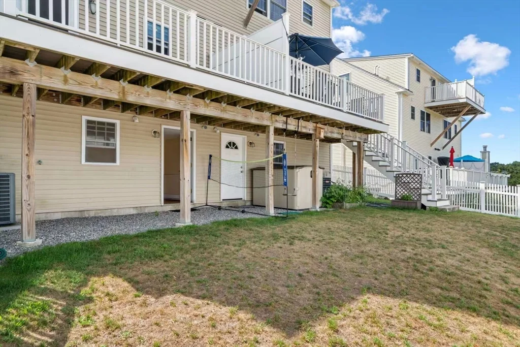 3 bed, 2 bath apartment for rent at 83 Orient Unit 83, Arlington — photo 5 of 22