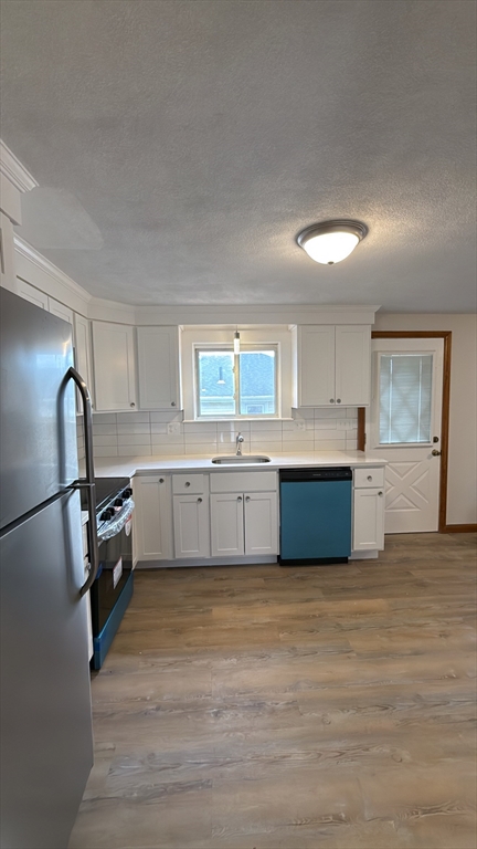 3 bed, 1 bath apartment for rent at 83 Pemberton Unit 1, Revere — photo 2 of 13