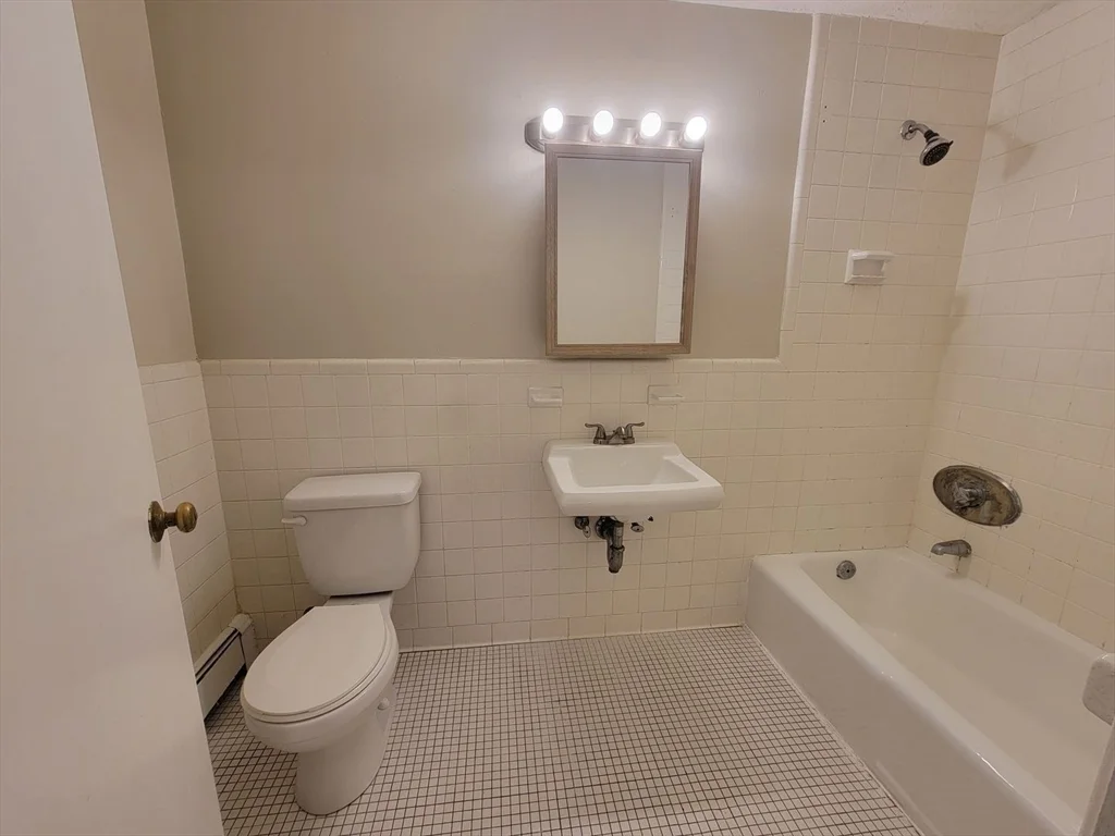 Studio bed, 1 bath apartment for rent at 83 Pleasant St Unit 2-4, Marlborough — photo 6 of 6