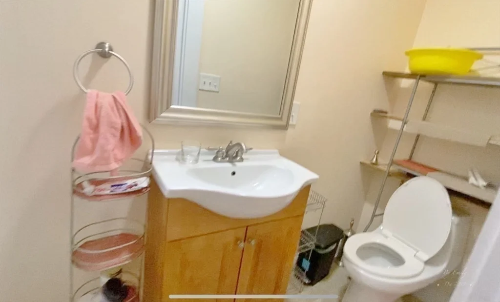 3 bed, 1 bath apartment for rent at 83 Putnam Ave Unit 1, Riverside — photo 9 of 12