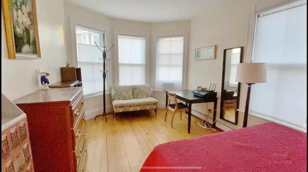 3 bed, 1 bath apartment for rent at 83 Putnam Ave Unit 1, Riverside — photo 4 of 12